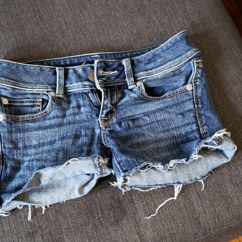 Cutoff shorts